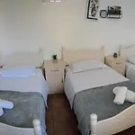 Summer House - For 5 People In 2nd Floor * Velipojë