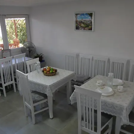 Hébergement de vacances Summer House - For 5 People In 2nd Floor Velipojë